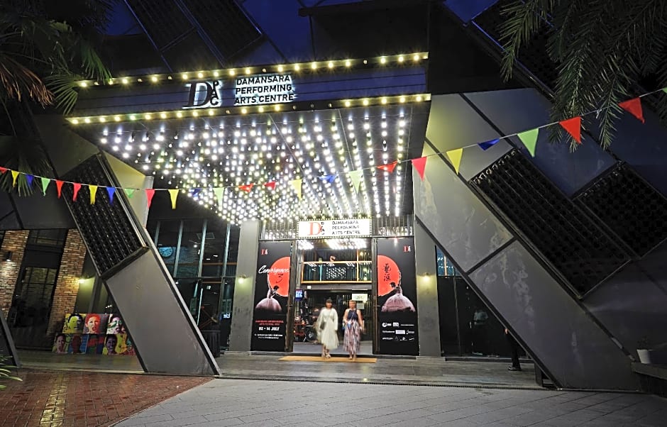 Qliq Damansara Hotel