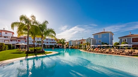 Cortijo Del Mar Resort