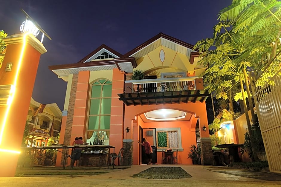 The Orange House - Vigan Villa