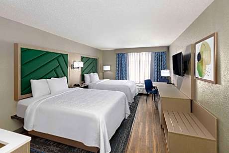 2 Queen Beds Efficiency Room Non-Smoking