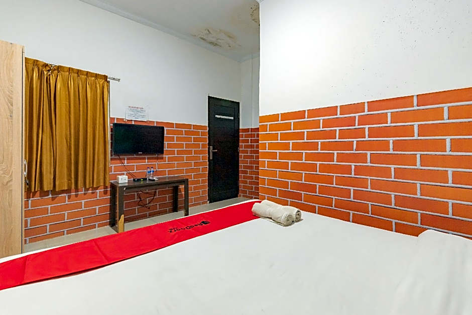 RedDoorz @ Jalan Krakatau Medan