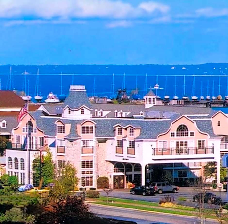 Hamilton Inn Select Beachfront