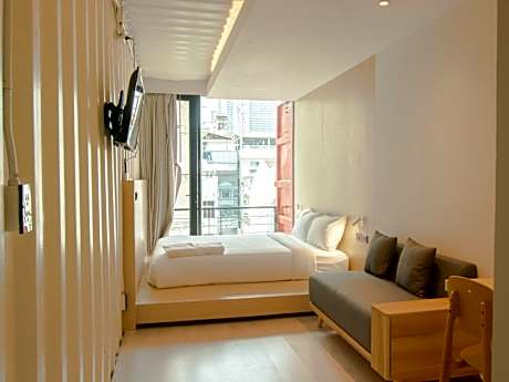Deluxe Queen Room