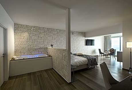 Amoris Junior Suite with Sea View and Jacuzzi