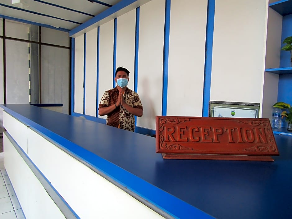 Hotel Kencana Jaya by ZUZU