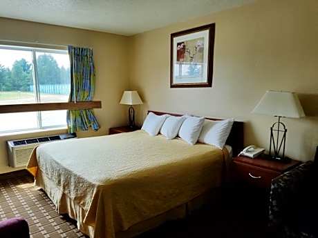 King Suite with Spa Bath