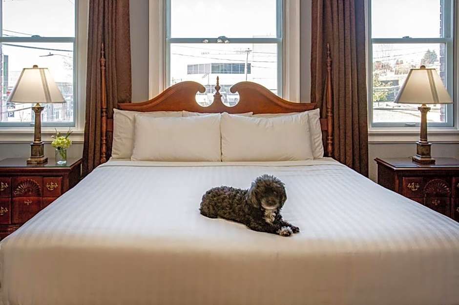 Marqueen Hotel