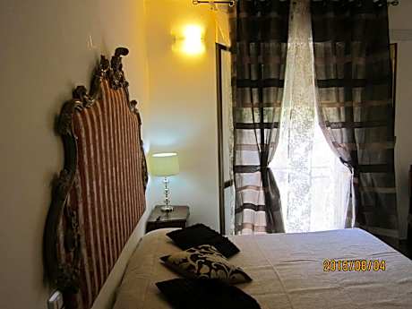 One-Bedroom Apartment with Balcony