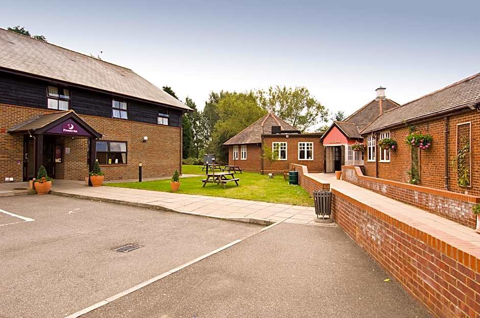 Premier Inn Farnborough West - Southwood