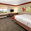 La Quinta Inn & Suites by Wyndham Atlanta Ballpark/Galleria