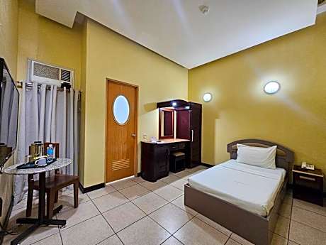 Single Room - No Window