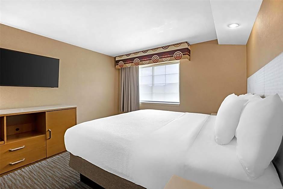 Best Western Cooperstown Inn & Suites