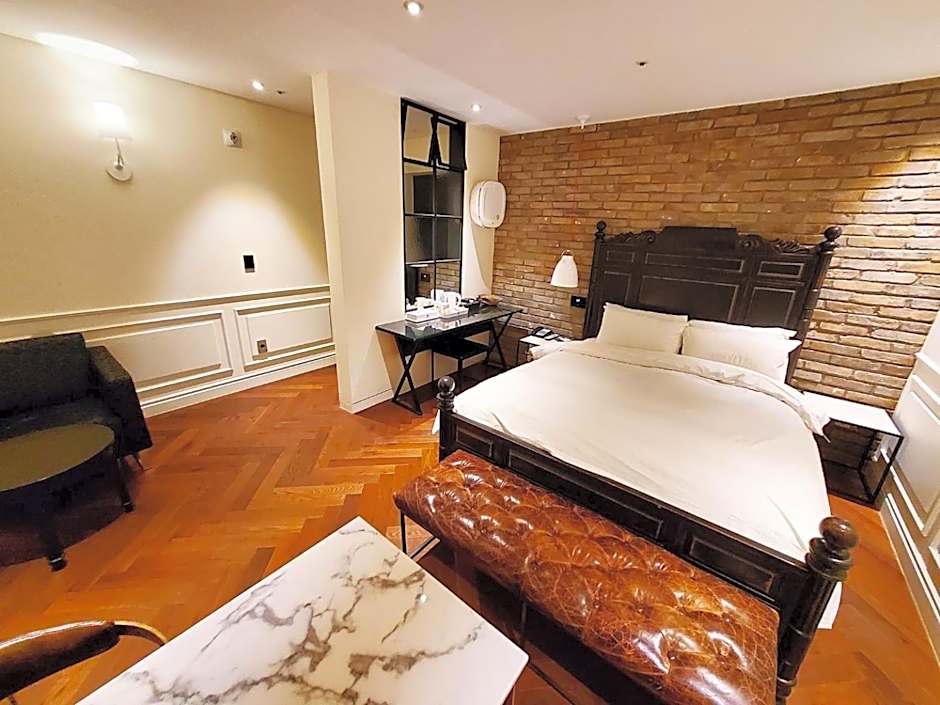 Le Stendal Hotel