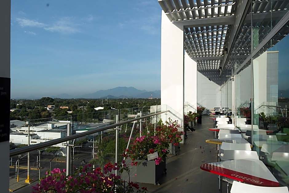 Hampton Inn By Hilton Valledupar