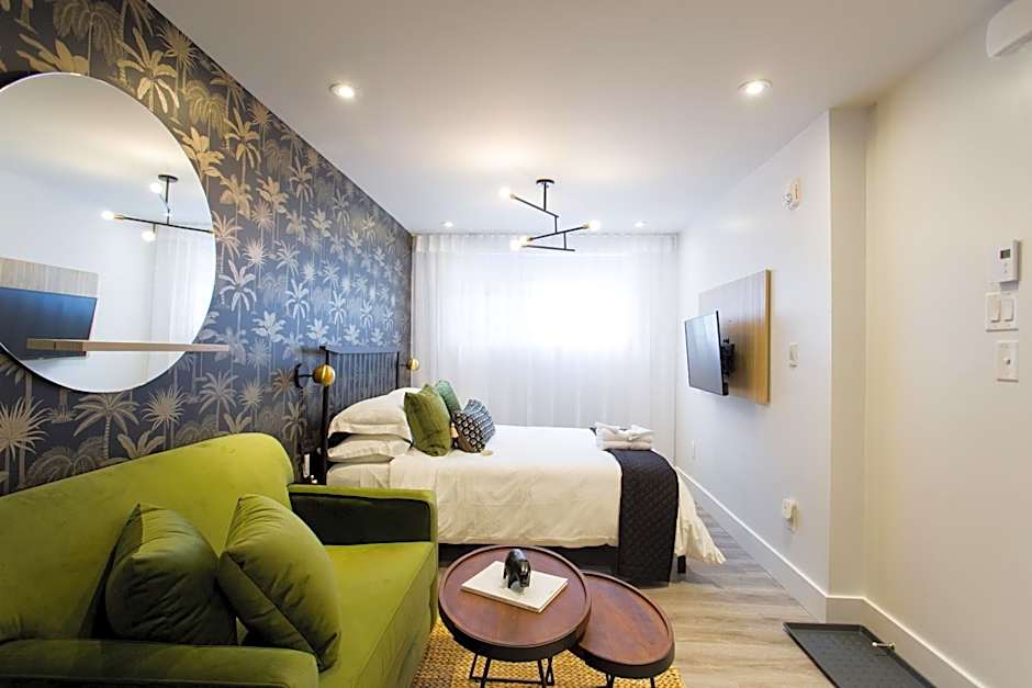 16 Studio Apartment-Hotel in Little Italy by Den Stays