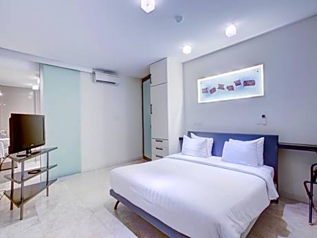 Three-Bedroom Penthouse with Well Equipped - Kitchenette