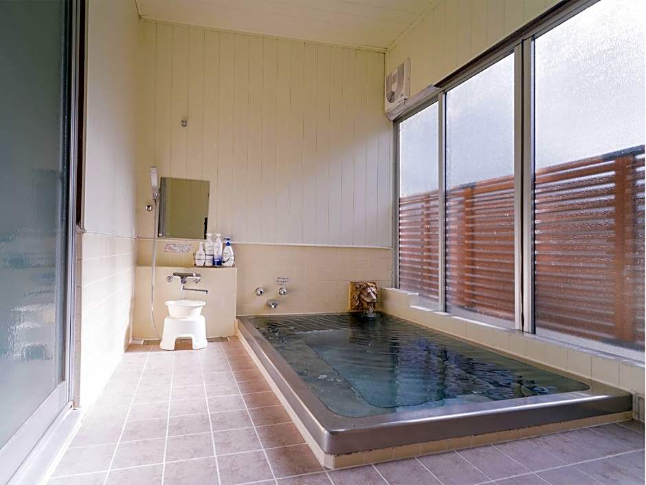 Ogute Lakeside Ryokan Shirasagiso