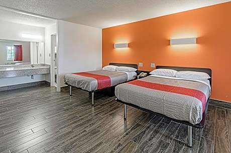 Quadruple Room - Non-Smoking