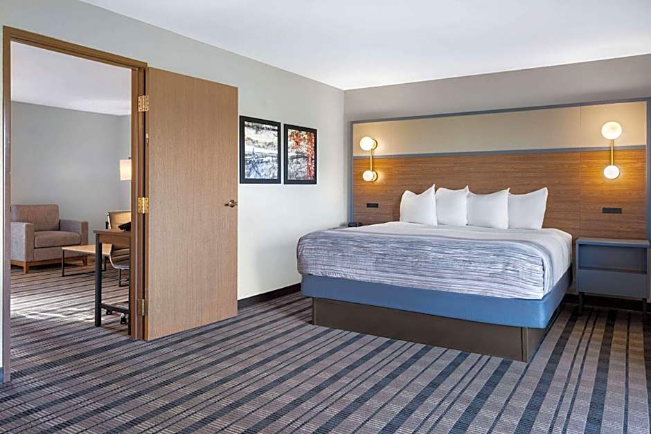 AmericInn by Wyndham Beaver Dam
