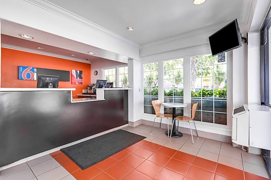 Motel 6-San Jose, CA - Convention Center