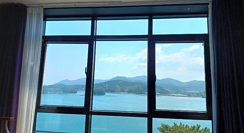 Tongyeong Bridge Hotel