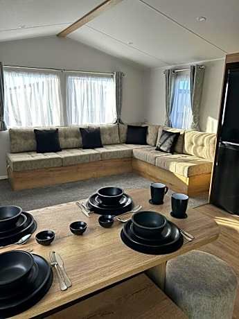 Lyons robin hood Rhyl hv55