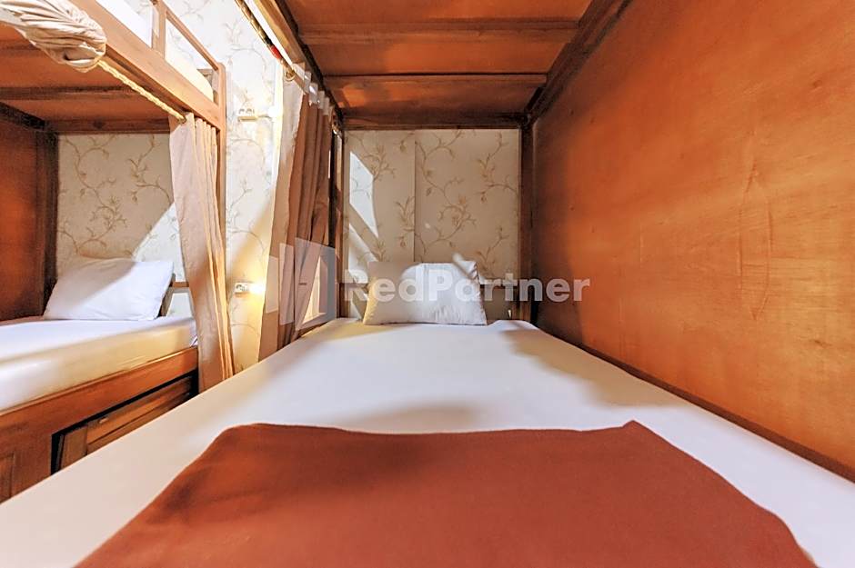 Shooting Star Hostel Kuta RedPartner (Mixed Dormitory)