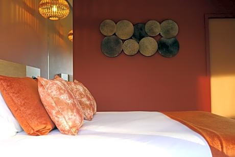 Suite with Balcony – Park Side