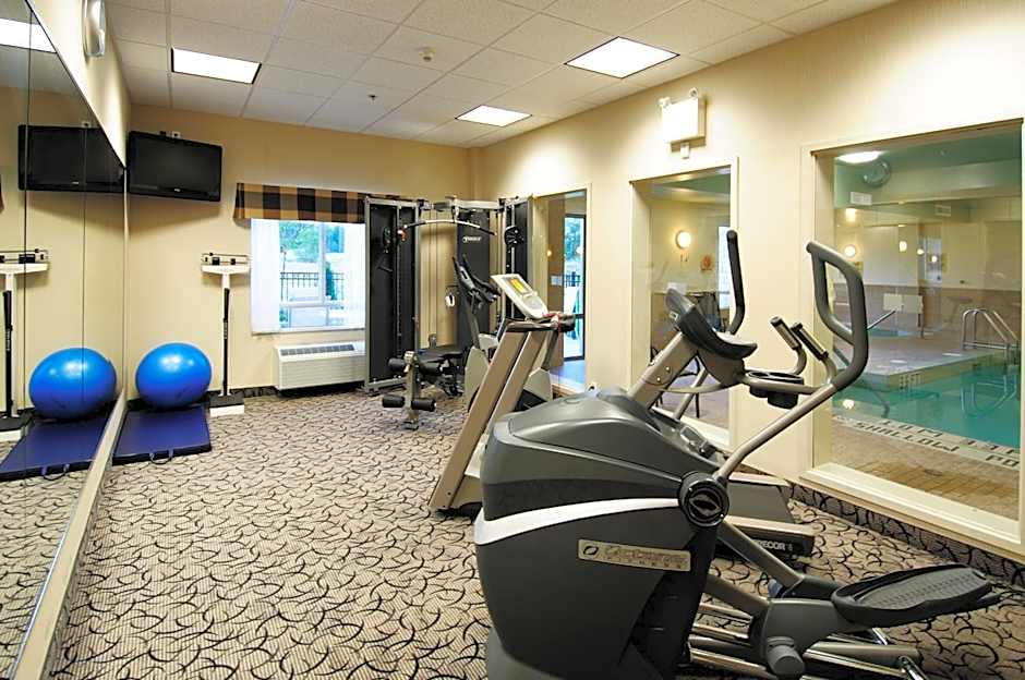 Holiday Inn Express Hotel & Suites Ottawa Airport By IHG