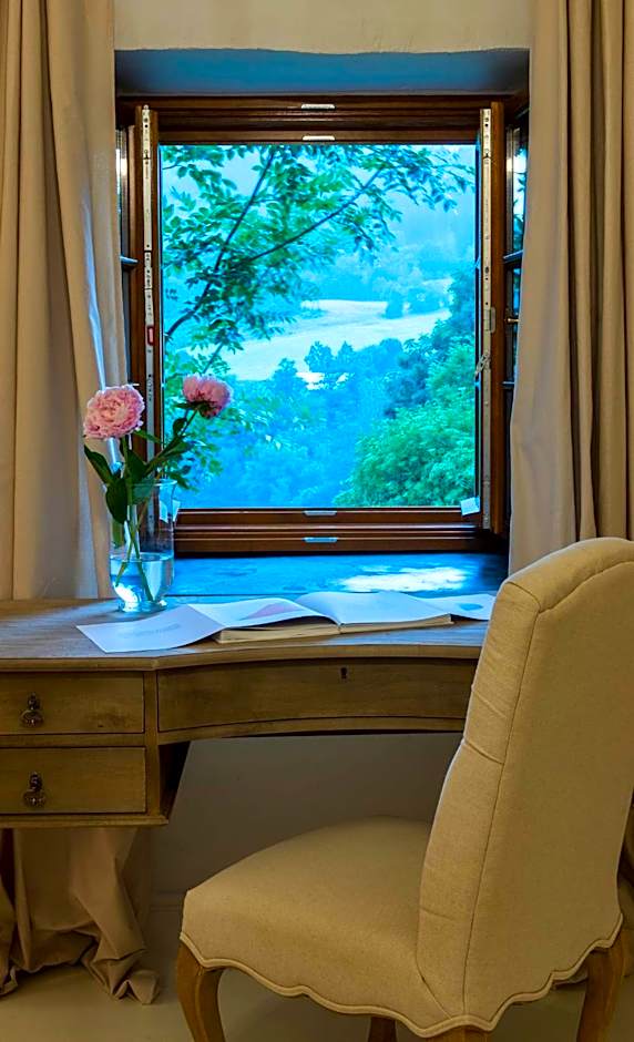 Zamek Sarny - Schloss Scharfeneck