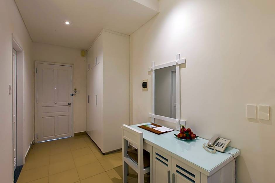 Photo 1 of 8 of Executive, City View