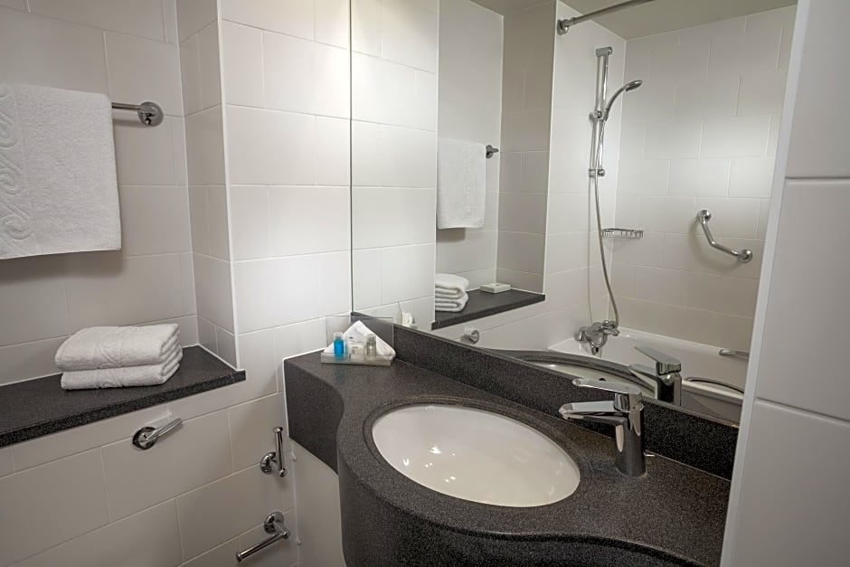 Holiday Inn London - Heathrow M4Jct.4 By IHG