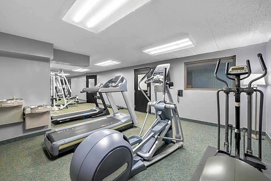 Quality Inn & Suites Black River Falls I-94