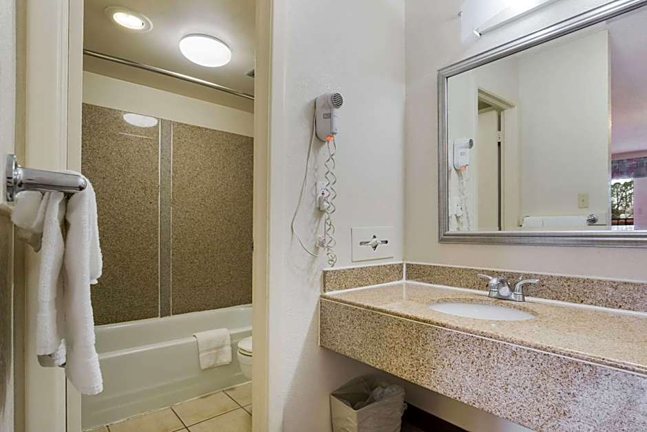 Econo Lodge Williamsburg Historic Area