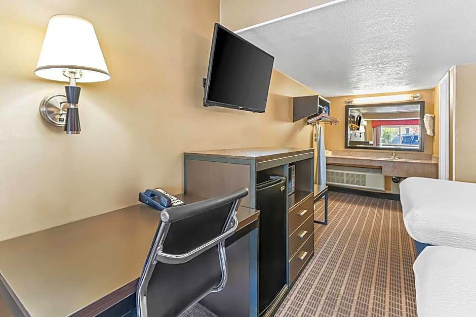 Days Inn by Wyndham Elko