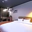 Hotel Gray