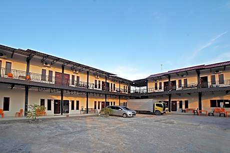 OYO 90618 Hanania House Syariah