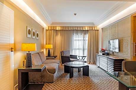 Club lounge access, Presidential Suite, 1 King, High floor