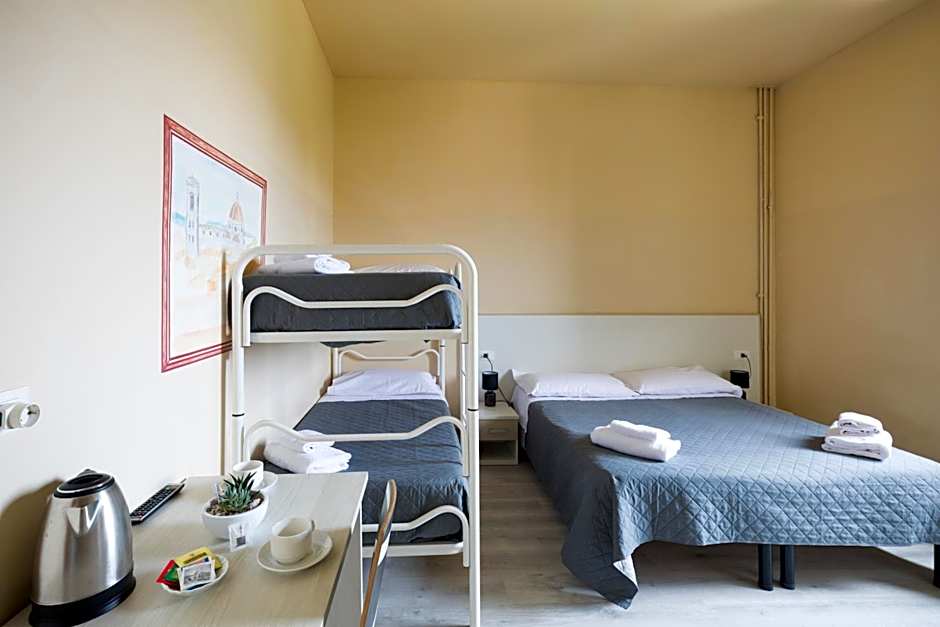 Hotel & Hostel 7