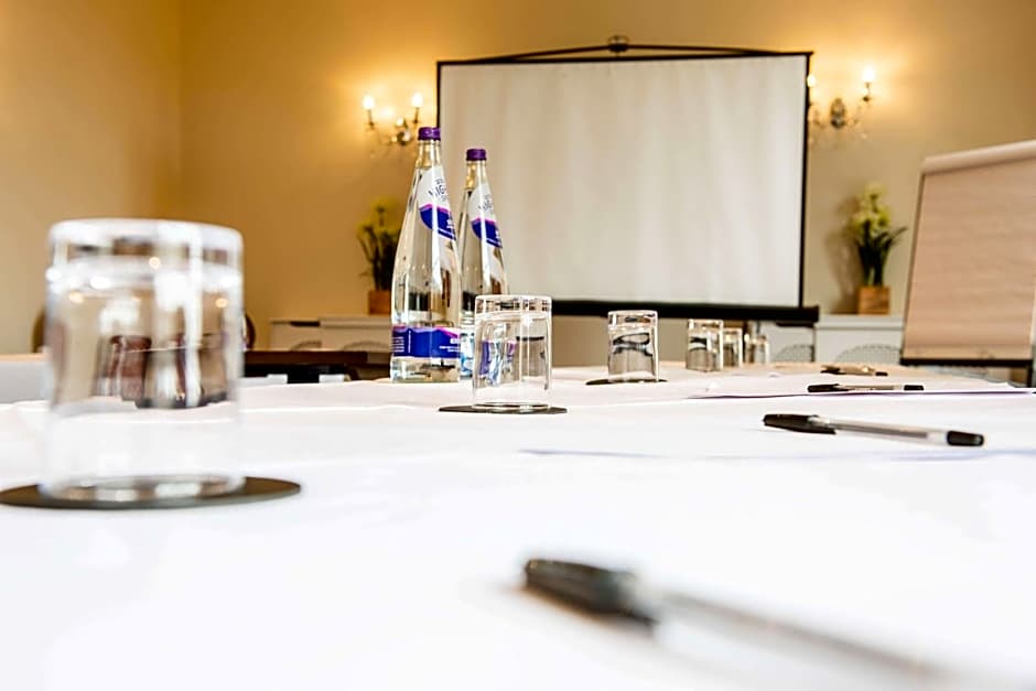 Southcrest Manor Hotel; BW Signature Collection