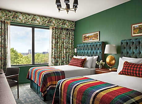 Graduate Queen Room with Two Queen Beds - Hearing Accessible