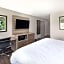 La Quinta Inn & Suites by Wyndham Pigeon Forge- Dollywood