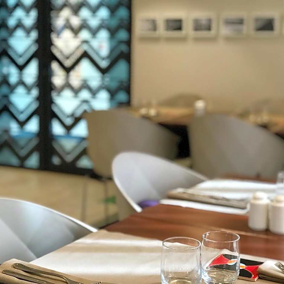 M Suite Hotel