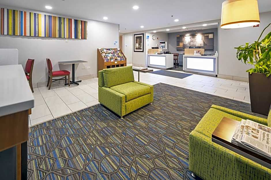 Holiday Inn Express Chicago Northwest-Vernon Hills By IHG