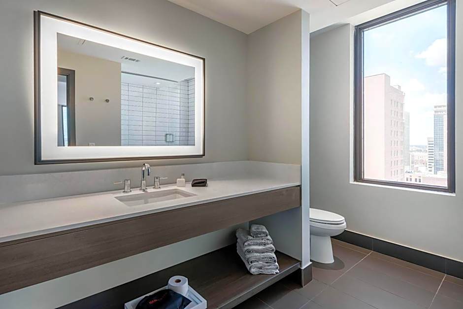 Cambria Hotel Houston Downtown Convention Center