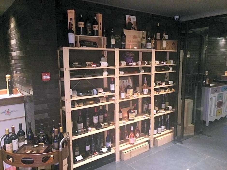 All Seasons Residence Design Hotel - Free parking