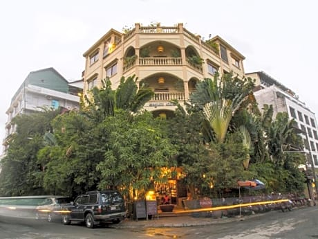 Maison Arnica Hotel and Restaurant 