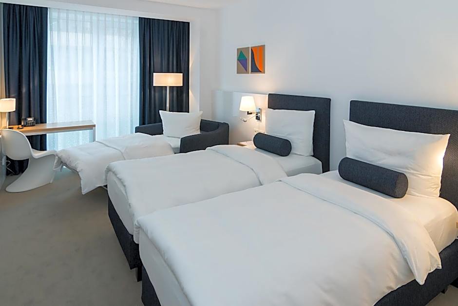 VI VADI HOTEL BAYER 89