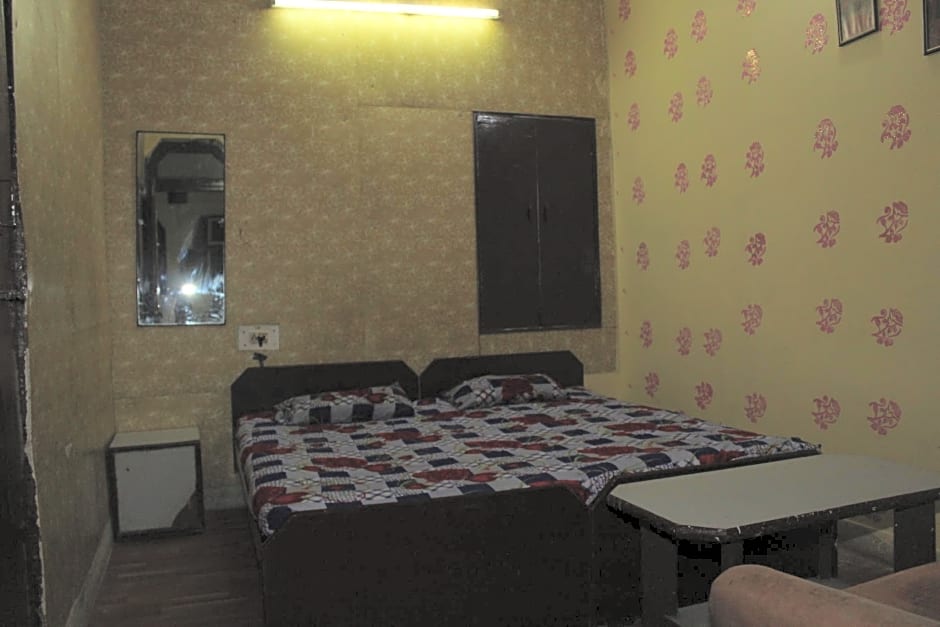 Hotel Raj Bed & Breakfast