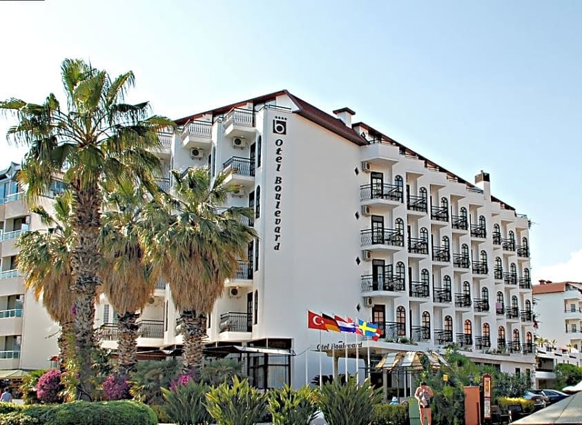 Boulevard Hotel